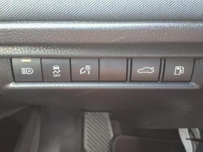 2025 Toyota Camry LE (SE)