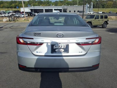 2025 Toyota Camry LE (SE)