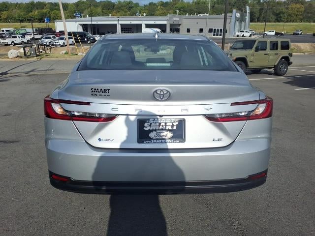 2025 Toyota Camry LE (SE)