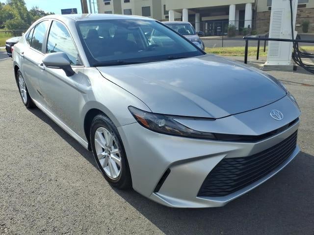2025 Toyota Camry LE (SE)