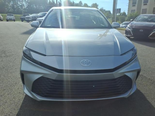 2025 Toyota Camry LE (SE)