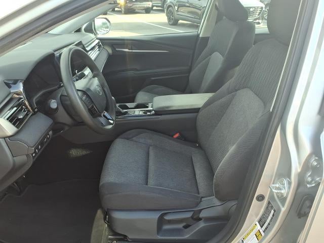 2025 Toyota Camry LE (SE)