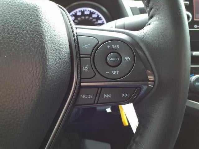 2023 Toyota Camry SE Auto (SE)