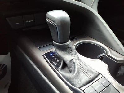 2023 Toyota Camry SE Auto (SE)