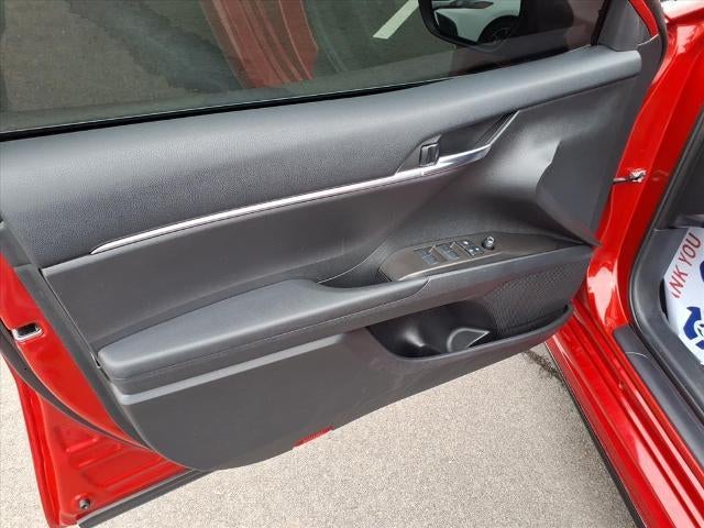 2023 Toyota Camry SE Auto (SE)