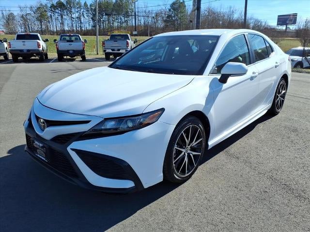 2024 Toyota Camry SE Auto (SE)