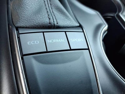 2024 Toyota Camry SE Auto (SE)