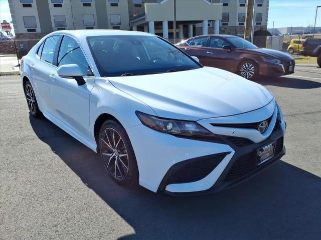 2024 Toyota Camry SE Auto (SE)