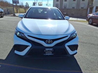 2024 Toyota Camry SE Auto (SE)