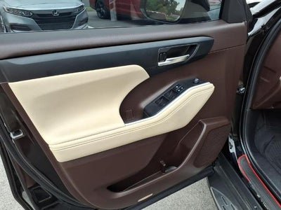 2022 Toyota Highlander XLE AWD (Natl)