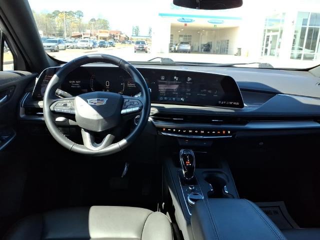 2025 Cadillac XT4 FWD 4dr Premium Luxury