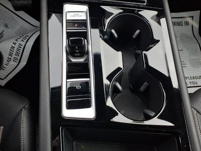 2025 Volkswagen Atlas 2.0T SE w/Technology 4MOTION