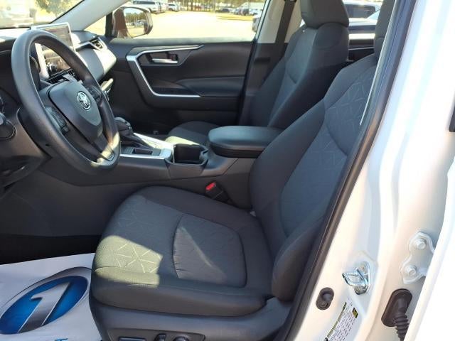 2025 Toyota RAV4 XLE FWD (GS)