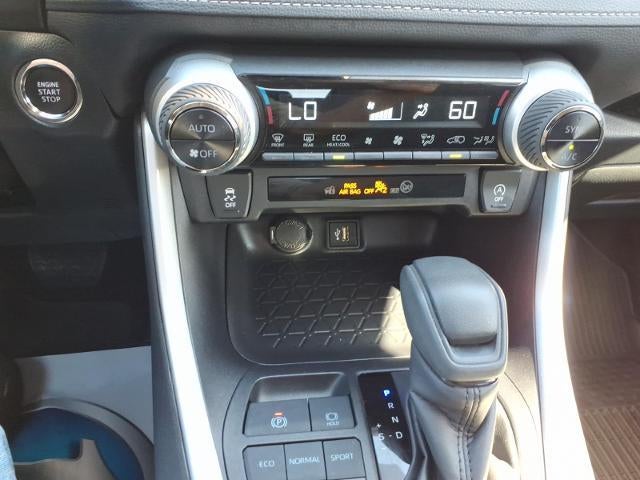 2025 Toyota RAV4 XLE FWD (GS)