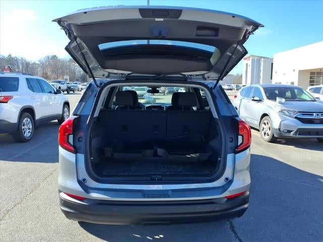 2024 GMC Terrain FWD 4dr SLE