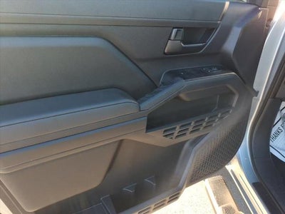 2025 Toyota Tacoma 4WD 4WD SR Double Cab 5' Bed AT (GS)