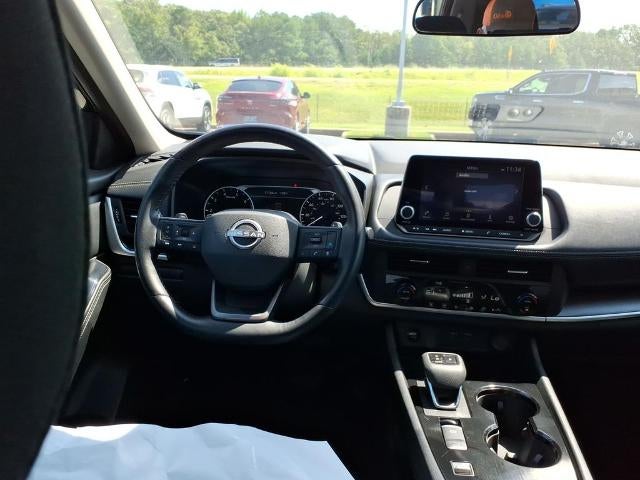 2025 Nissan Rogue FWD SV