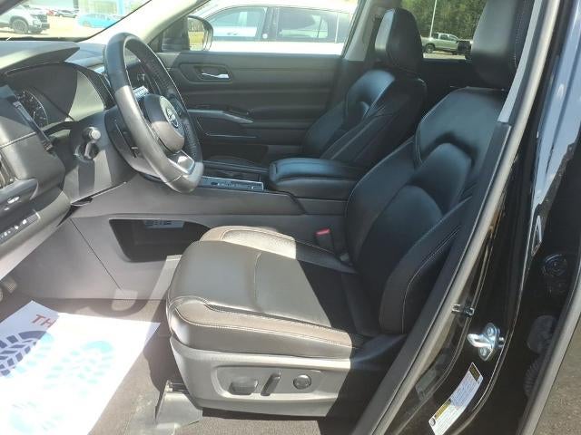 2025 Nissan Pathfinder SL 2WD