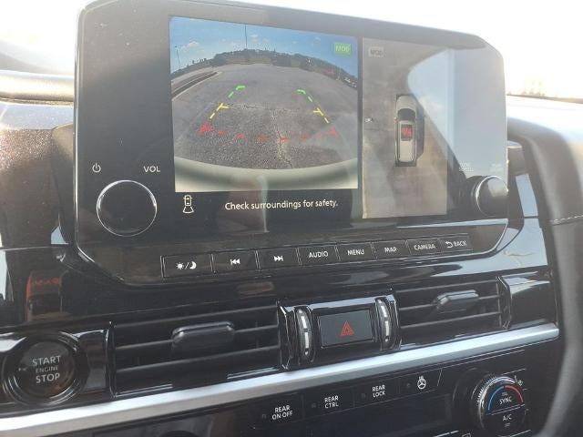 2025 Nissan Pathfinder SL 2WD