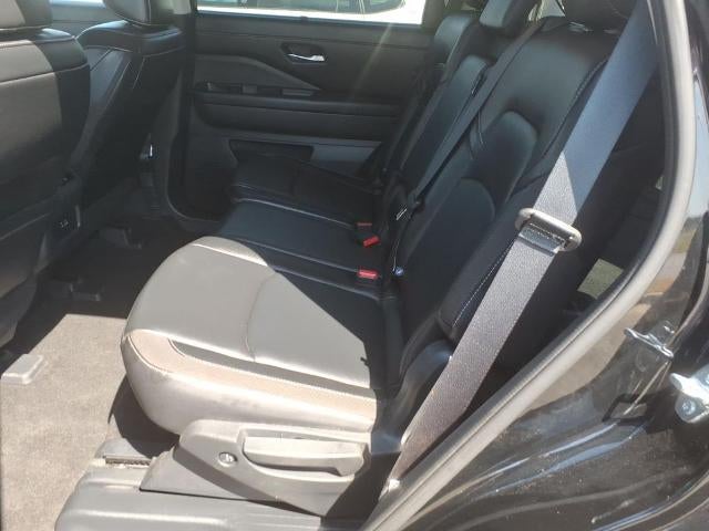 2025 Nissan Pathfinder SL 2WD