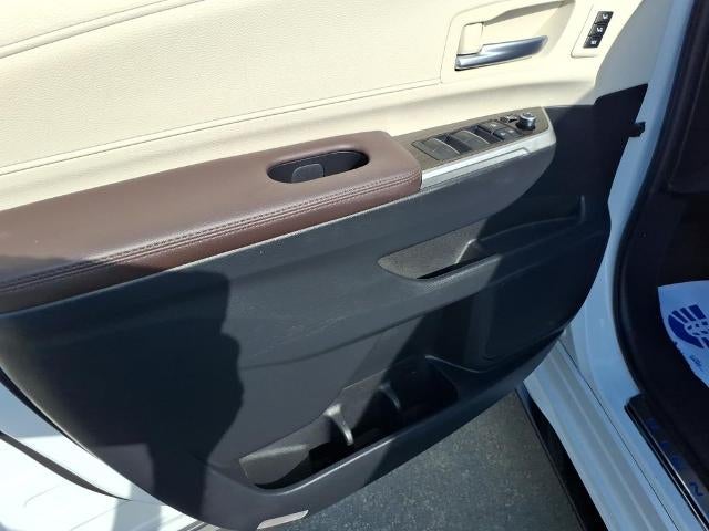 2024 Toyota Sienna Platinum FWD 7-Passenger (Natl)