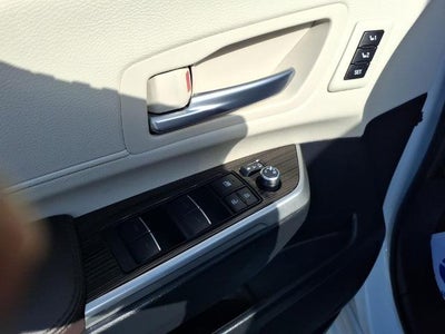 2024 Toyota Sienna Platinum FWD 7-Passenger (Natl)