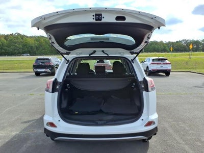 2018 Toyota RAV4 XLE FWD (GS)