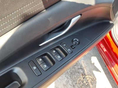 2025 Hyundai ELANTRA SE IVT