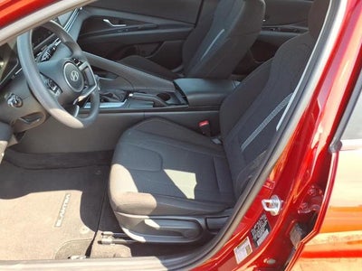 2025 Hyundai ELANTRA SE IVT
