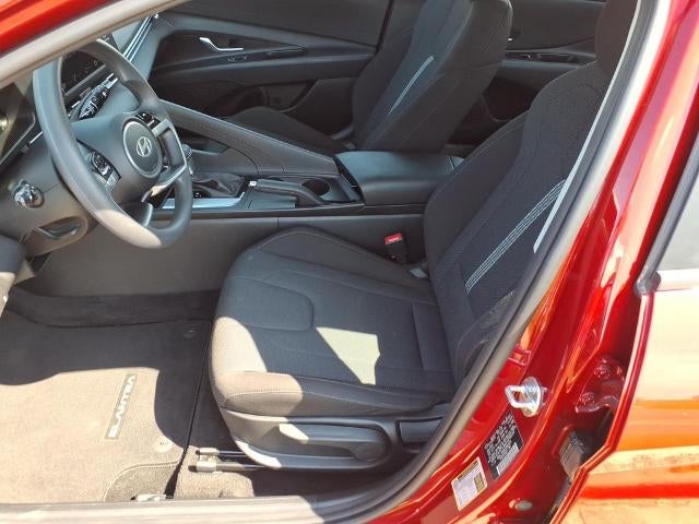 2025 Hyundai ELANTRA SE IVT