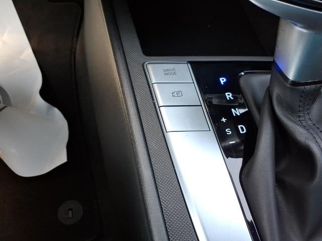 2025 Hyundai ELANTRA SE IVT