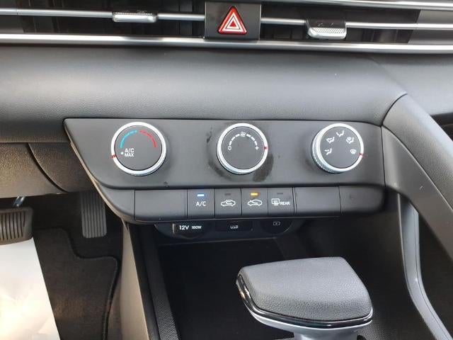 2025 Hyundai ELANTRA SE IVT