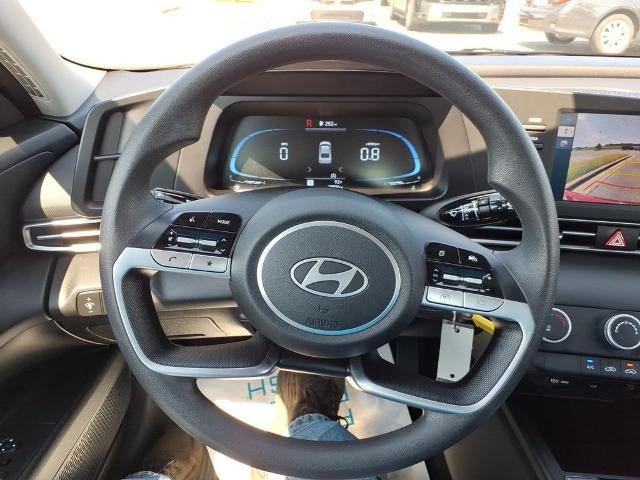 2025 Hyundai ELANTRA SE IVT