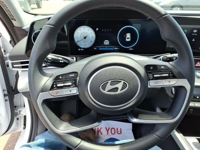 2025 Hyundai ELANTRA Limited IVT