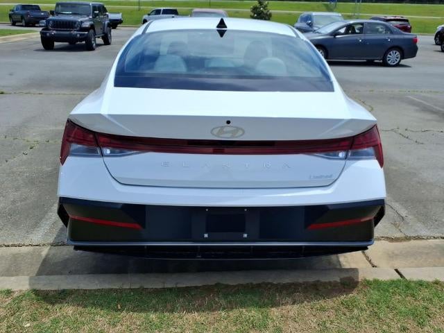 2025 Hyundai ELANTRA Limited IVT