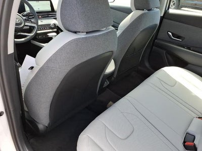 2025 Hyundai ELANTRA Limited IVT