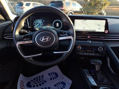 2025 Hyundai ELANTRA SEL Convenience IVT